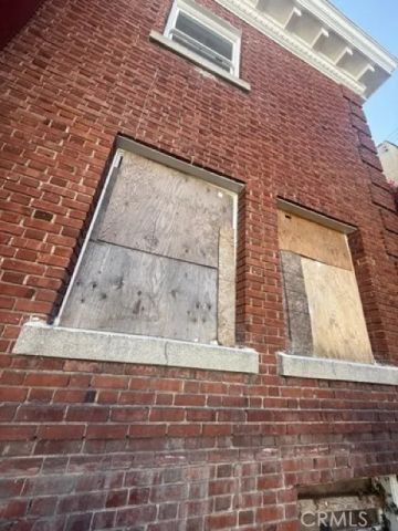 138 N Manhattan, Los Angeles, CA 90004