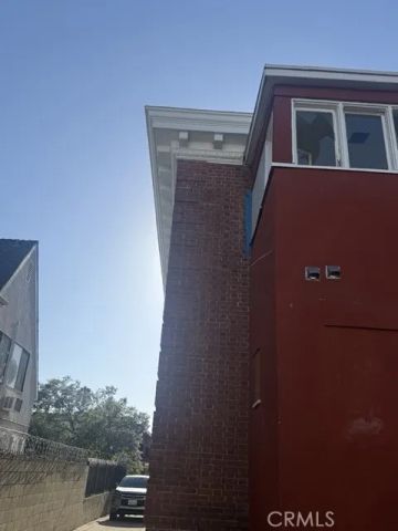 138 N Manhattan, Los Angeles, CA 90004