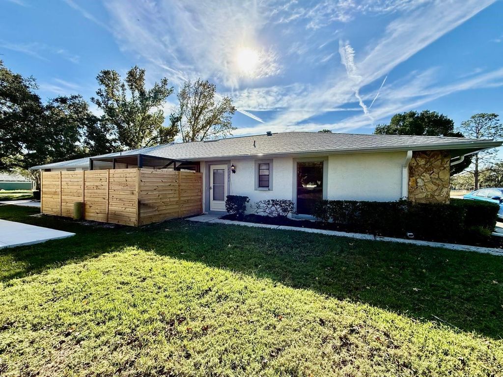 23331 CLUB VILLAS DRIVE, Land O Lakes, FL 34639