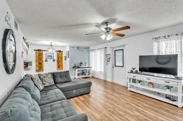 329 Knotty Pine Circle A-2, Greenacres, FL 33463