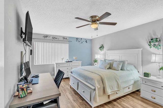 329 Knotty Pine Circle A-2, Greenacres, FL 33463