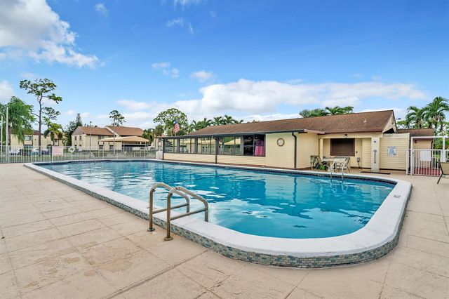329 Knotty Pine Circle A-2, Greenacres, FL 33463