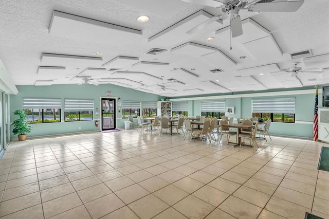 329 Knotty Pine Circle A-2, Greenacres, FL 33463