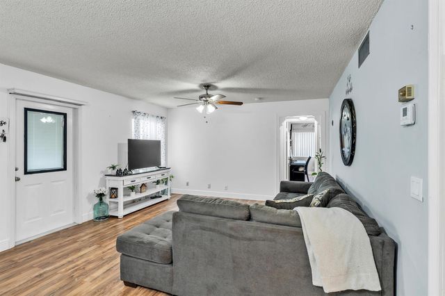 329 Knotty Pine Circle A-2, Greenacres, FL 33463