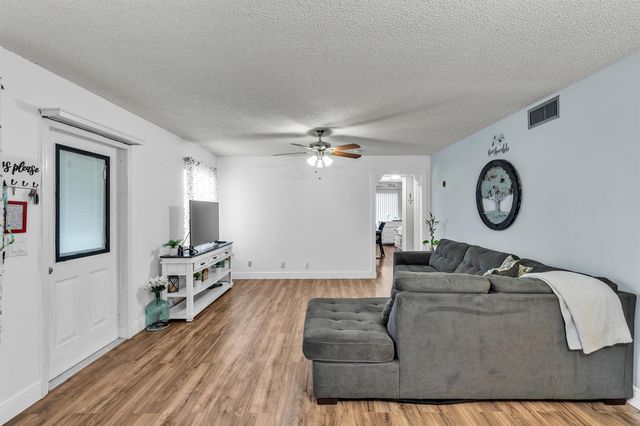 329 Knotty Pine Circle A-2, Greenacres, FL 33463