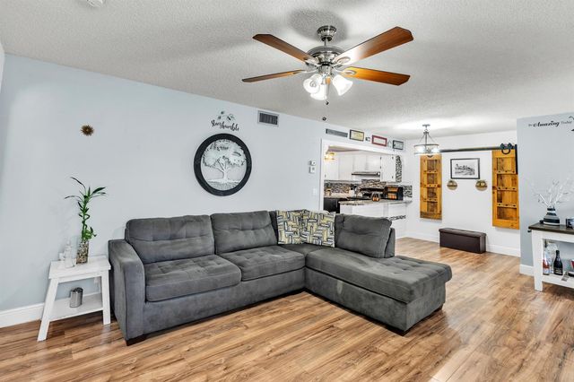329 Knotty Pine Circle A-2, Greenacres, FL 33463