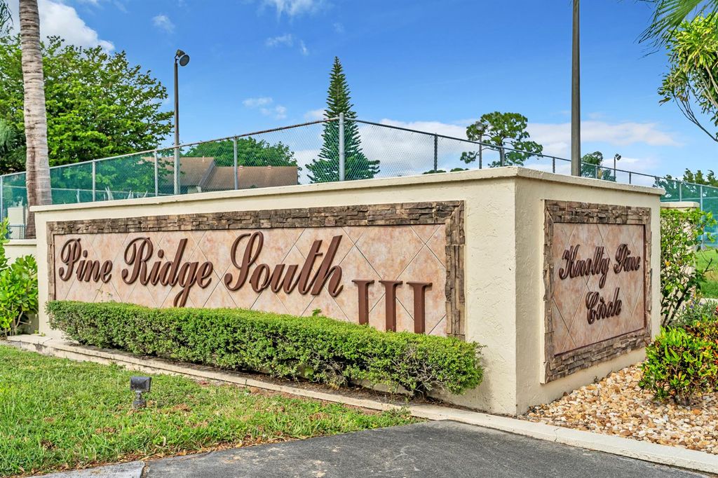 329 Knotty Pine Circle A-2, Greenacres, FL 33463