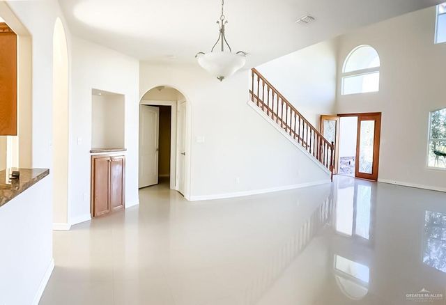 104 E Auburn Avenue, Mcallen, TX 78504
