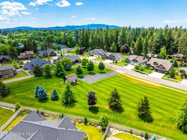 999 E HURRICANE DR, Hayden, ID 83835