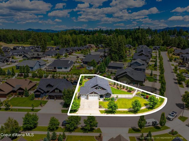999 E HURRICANE DR, Hayden, ID 83835