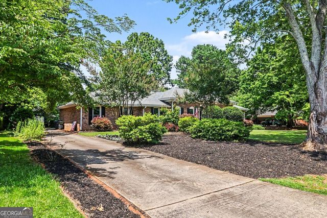 410 Saddle Lake Drive, Roswell, GA 30076