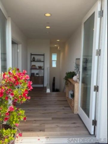 2675 Roosevelt St, Carlsbad, CA 92008