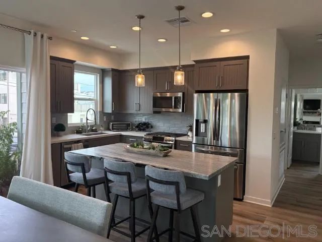2675 Roosevelt St, Carlsbad, CA 92008