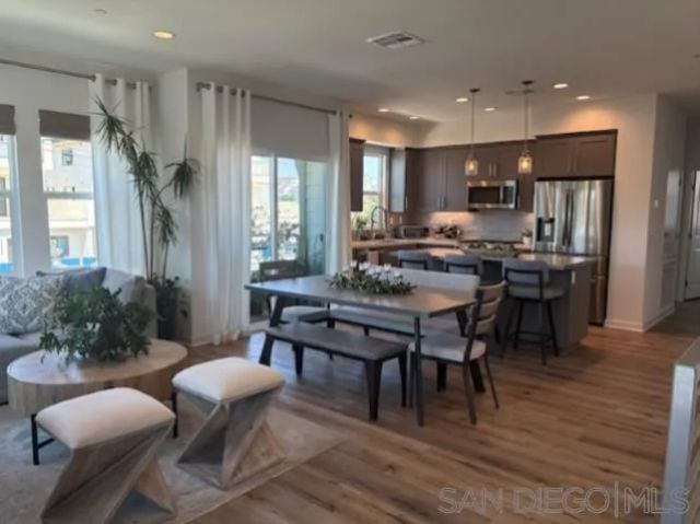 2675 Roosevelt St, Carlsbad, CA 92008