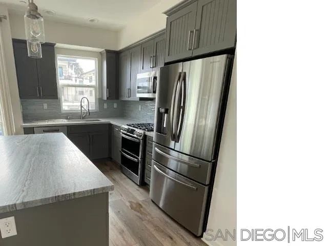 2675 Roosevelt St, Carlsbad, CA 92008
