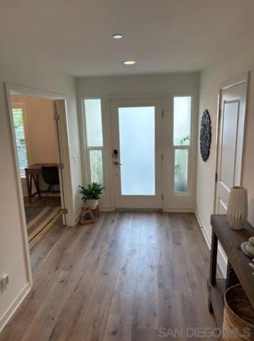 2675 Roosevelt St, Carlsbad, CA 92008