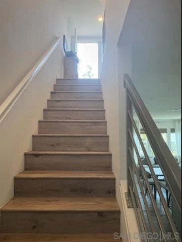 2675 Roosevelt St, Carlsbad, CA 92008