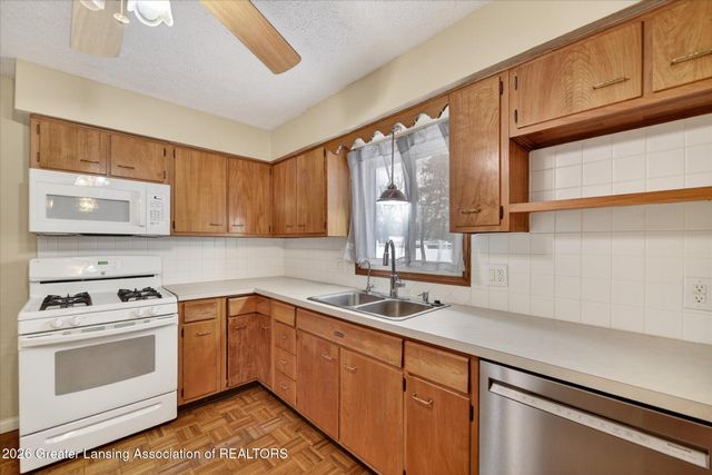 513 Mikesell Street, Charlotte, MI 48813