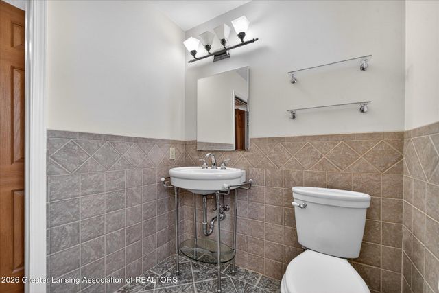 513 Mikesell Street, Charlotte, MI 48813