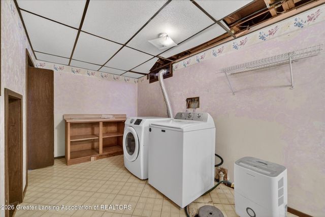 513 Mikesell Street, Charlotte, MI 48813