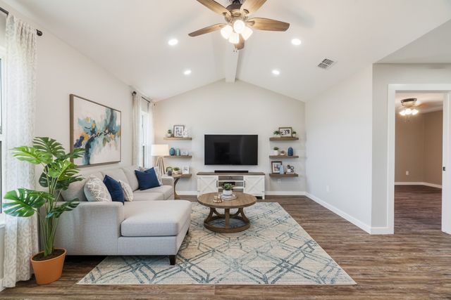 372 PR 43790 Street 43790, Paris, TX 75460