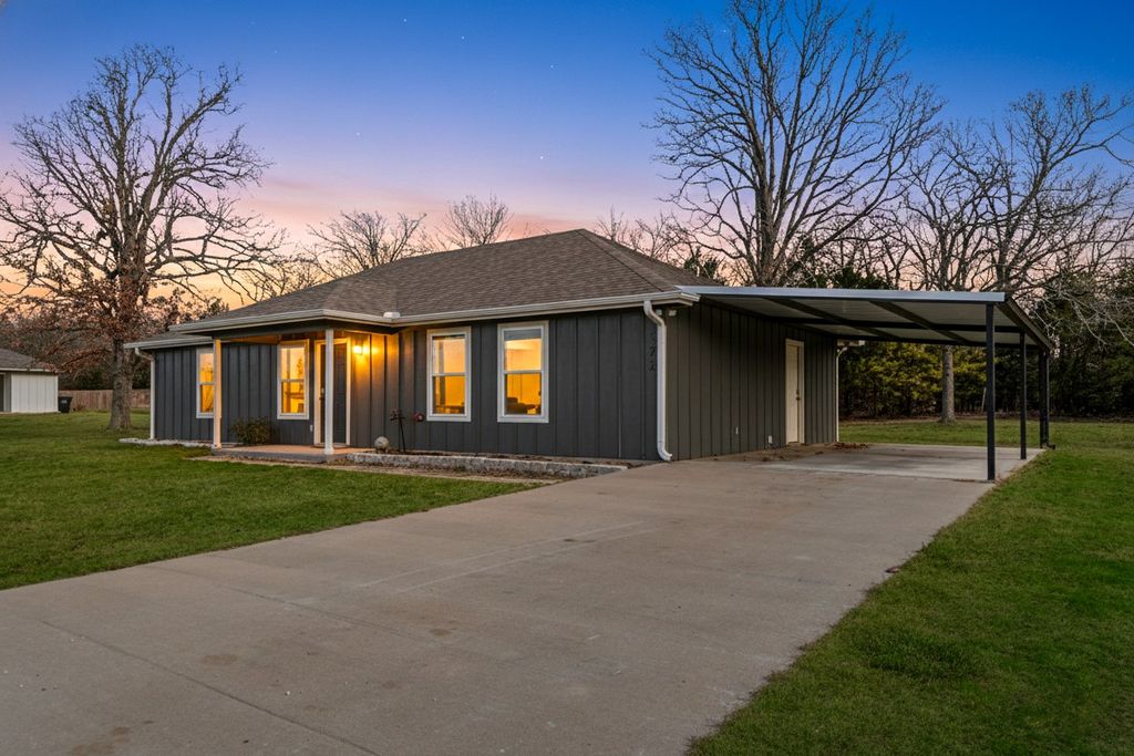 372 PR 43790 Street 43790, Paris, TX 75460