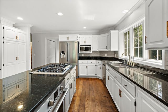 1504 Fairfield Road S, Minnetonka, MN 55305