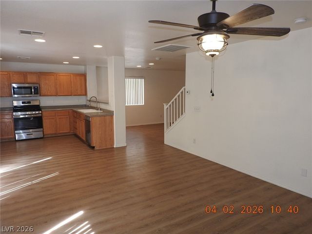 906 Valetta Flat Avenue, Las Vegas, NV 89183