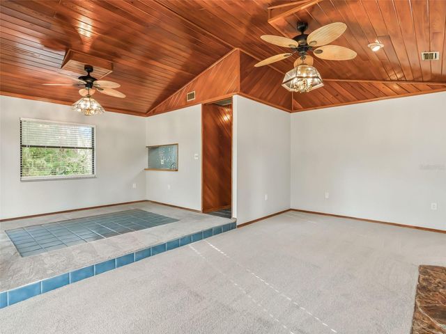 11398 CR 682, Webster, FL 33597