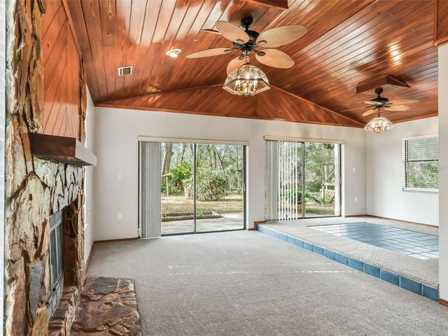 11398 CR 682, Webster, FL 33597