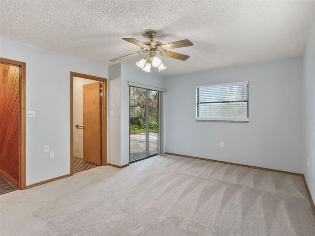 11398 CR 682, Webster, FL 33597