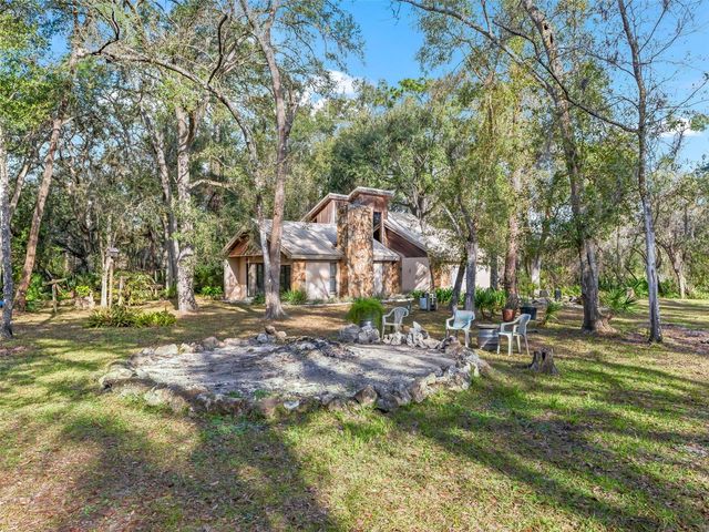 11398 CR 682, Webster, FL 33597