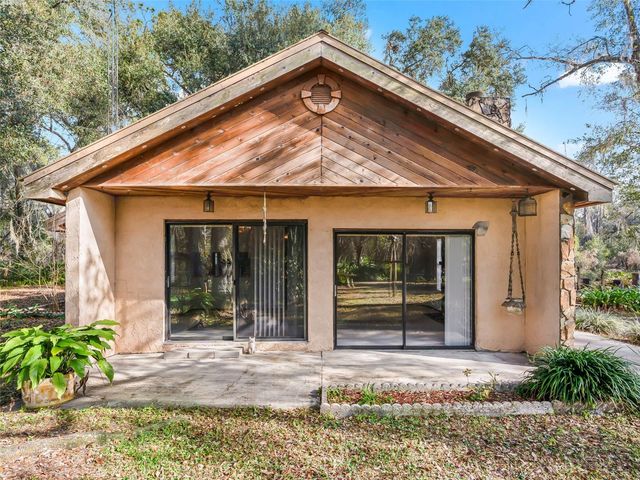 11398 CR 682, Webster, FL 33597