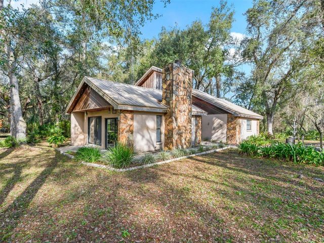 11398 CR 682, Webster, FL 33597