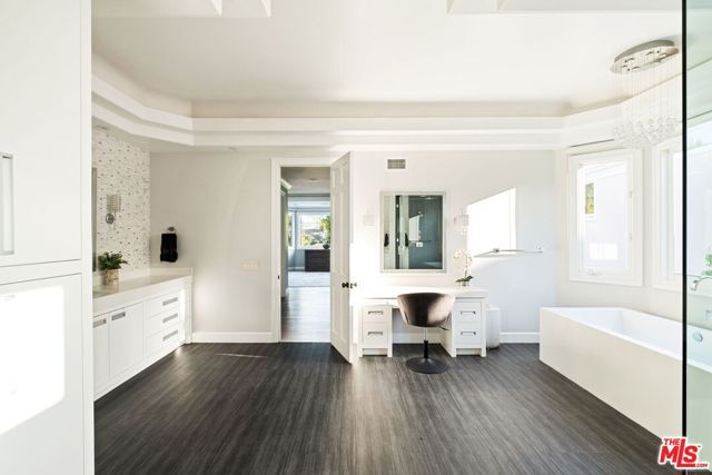 5325 Collingwood Circle, Calabasas, CA 91302
