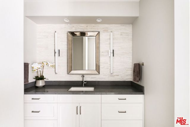 5325 Collingwood Circle, Calabasas, CA 91302