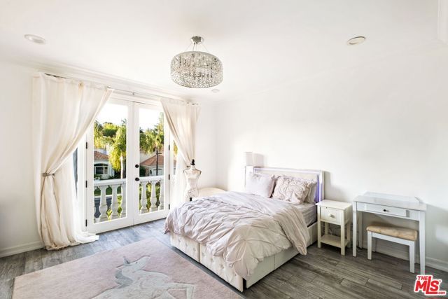 5325 Collingwood Circle, Calabasas, CA 91302