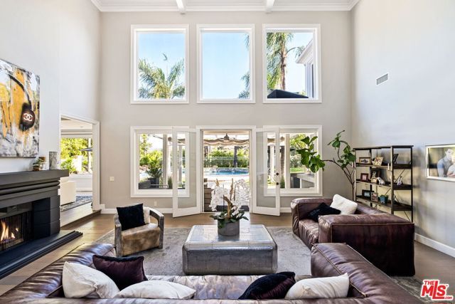 5325 Collingwood Circle, Calabasas, CA 91302
