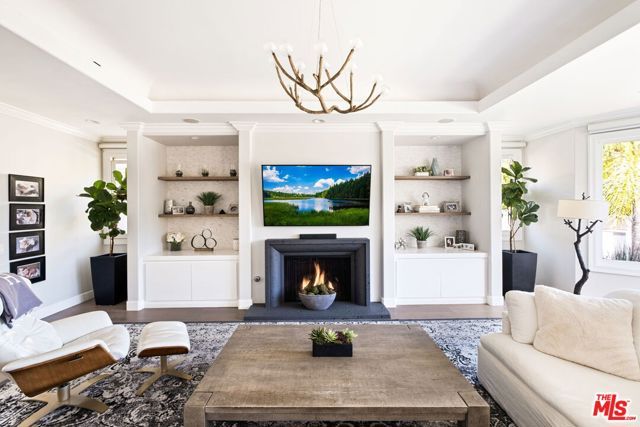 5325 Collingwood Circle, Calabasas, CA 91302