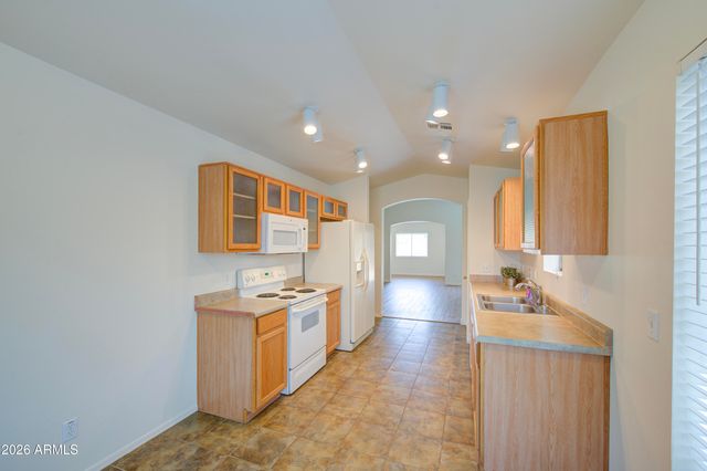 28041 N MUSCOVITE Drive, San Tan Valley, AZ 85143