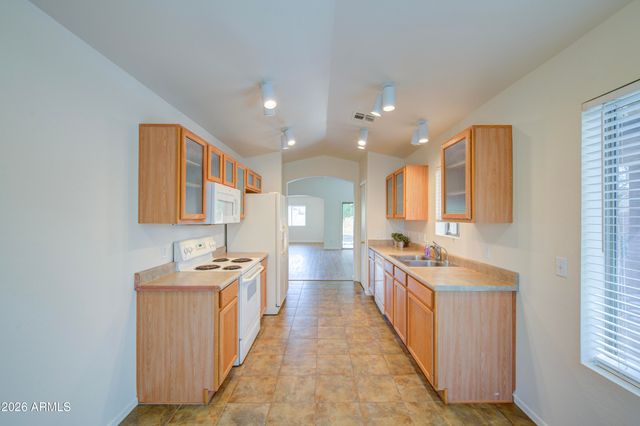 28041 N MUSCOVITE Drive, San Tan Valley, AZ 85143