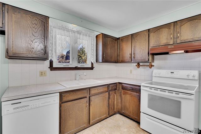 87 Knollwood Drive, Cheektowaga, NY 14227