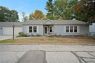 7 Pond Drive, Rocky River, OH 44116