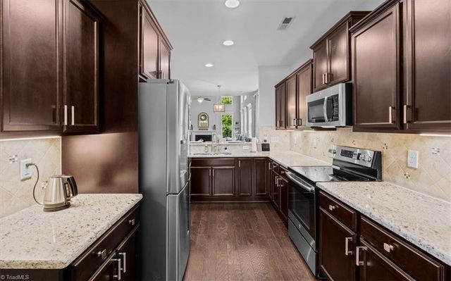6201 Stonewick Drive, Jamestown, NC 27282