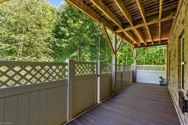 6201 Stonewick Drive, Jamestown, NC 27282