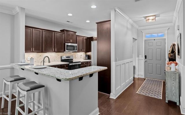 6201 Stonewick Drive, Jamestown, NC 27282