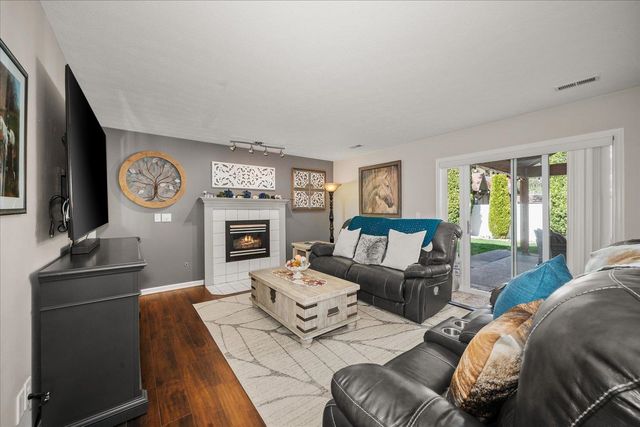 1216 W Candlewood Ct, Spokane, WA 99218