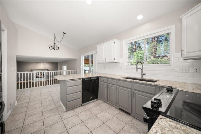 1216 W Candlewood Ct, Spokane, WA 99218