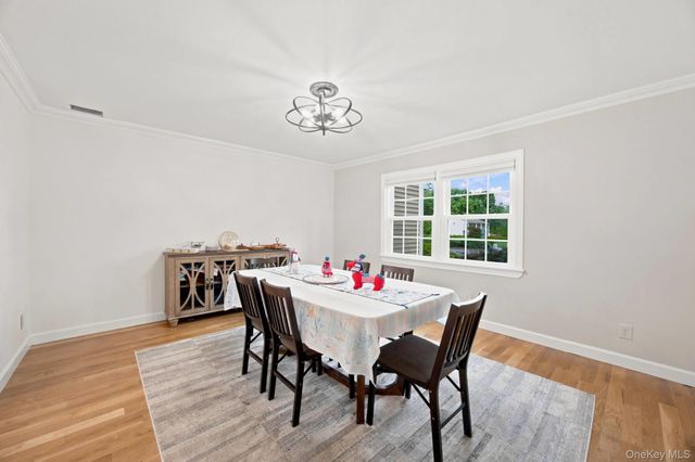 25 Artisan Avenue, Huntington, NY 11743