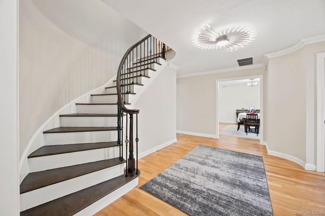 25 Artisan Avenue, Huntington, NY 11743